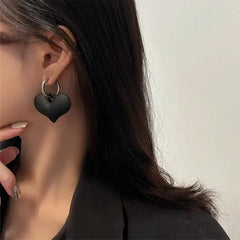 Black heart pendant earrings - Y2k Empire